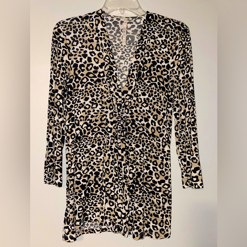 🐆Leo & Nicole Leopard Print Top